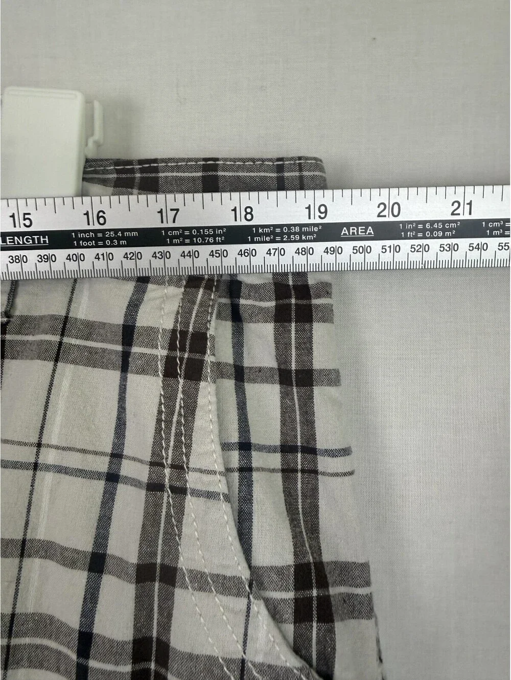 AIRWALK Grunge Plaid Gray/White Cotton Cargo Shorts Mens Sz 38 - Skater